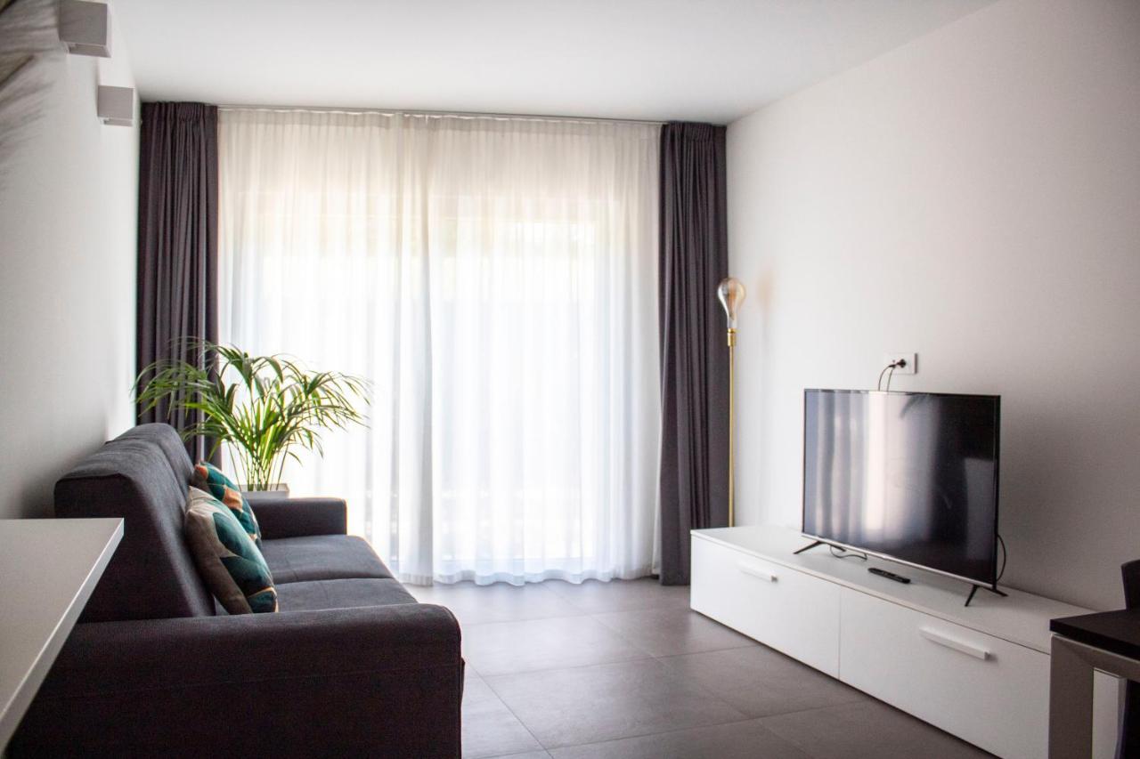 Residence Zangirolami - Luxury Garden And Balcony Apartments Riva del Garda Esterno foto
