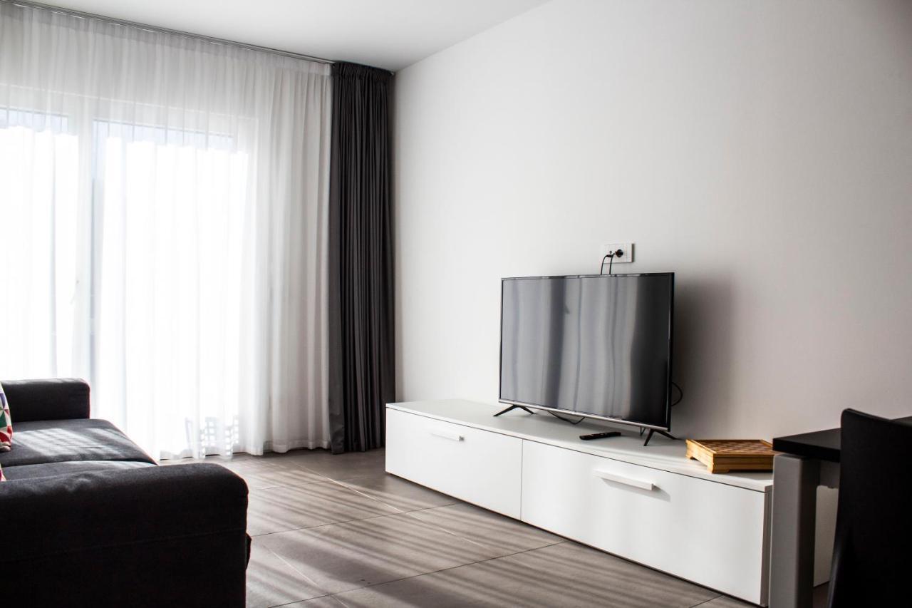 Residence Zangirolami - Luxury Garden And Balcony Apartments Riva del Garda Esterno foto