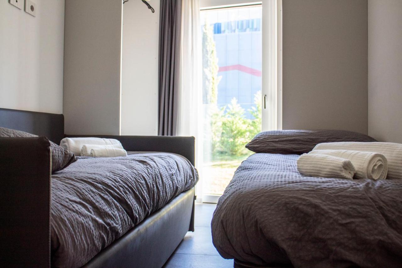 Residence Zangirolami - Luxury Garden And Balcony Apartments Riva del Garda Esterno foto