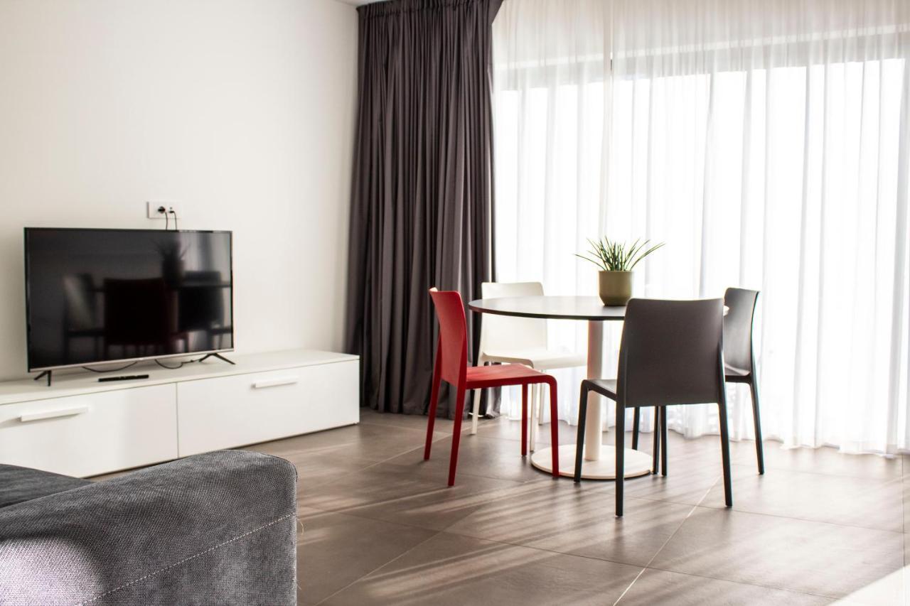 Residence Zangirolami - Luxury Garden And Balcony Apartments Riva del Garda Esterno foto