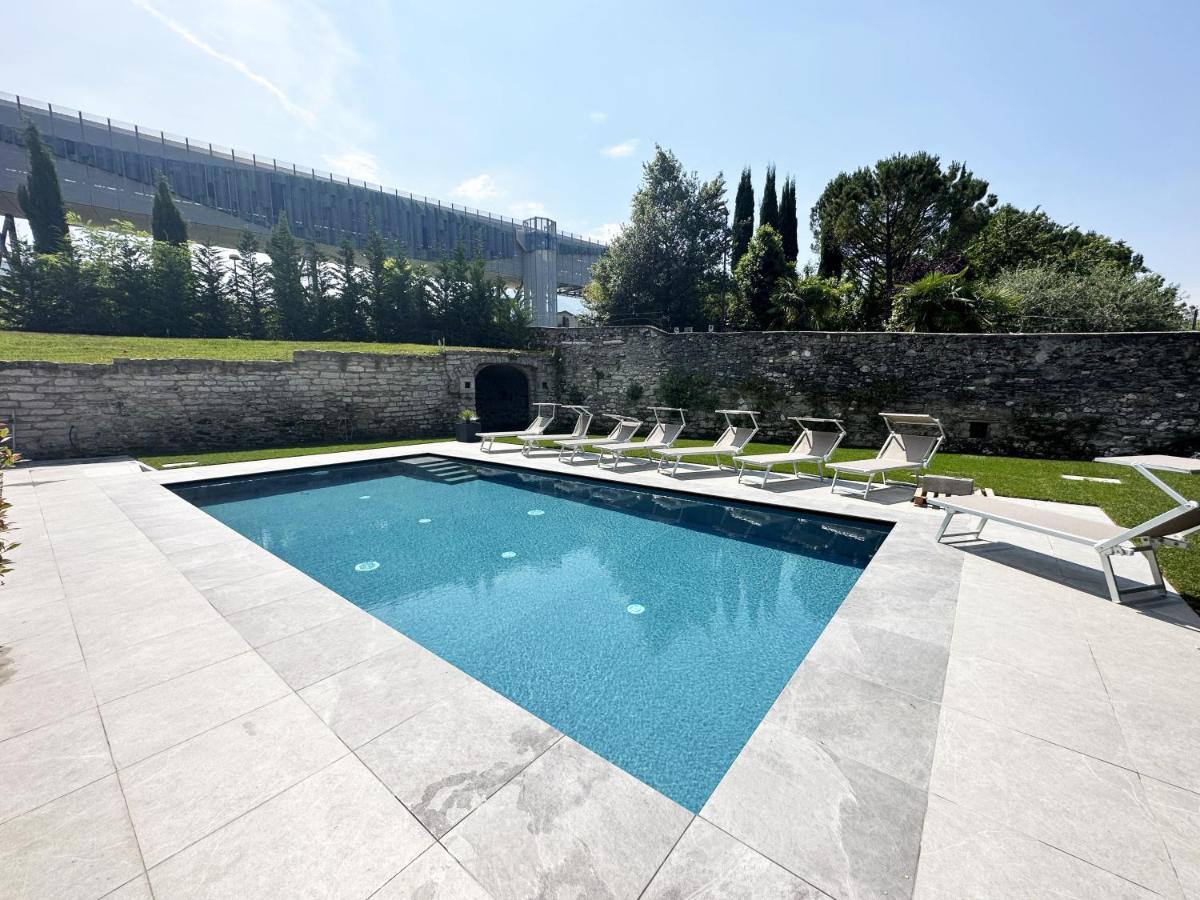 Residence Zangirolami - Luxury Garden And Balcony Apartments Riva del Garda Esterno foto