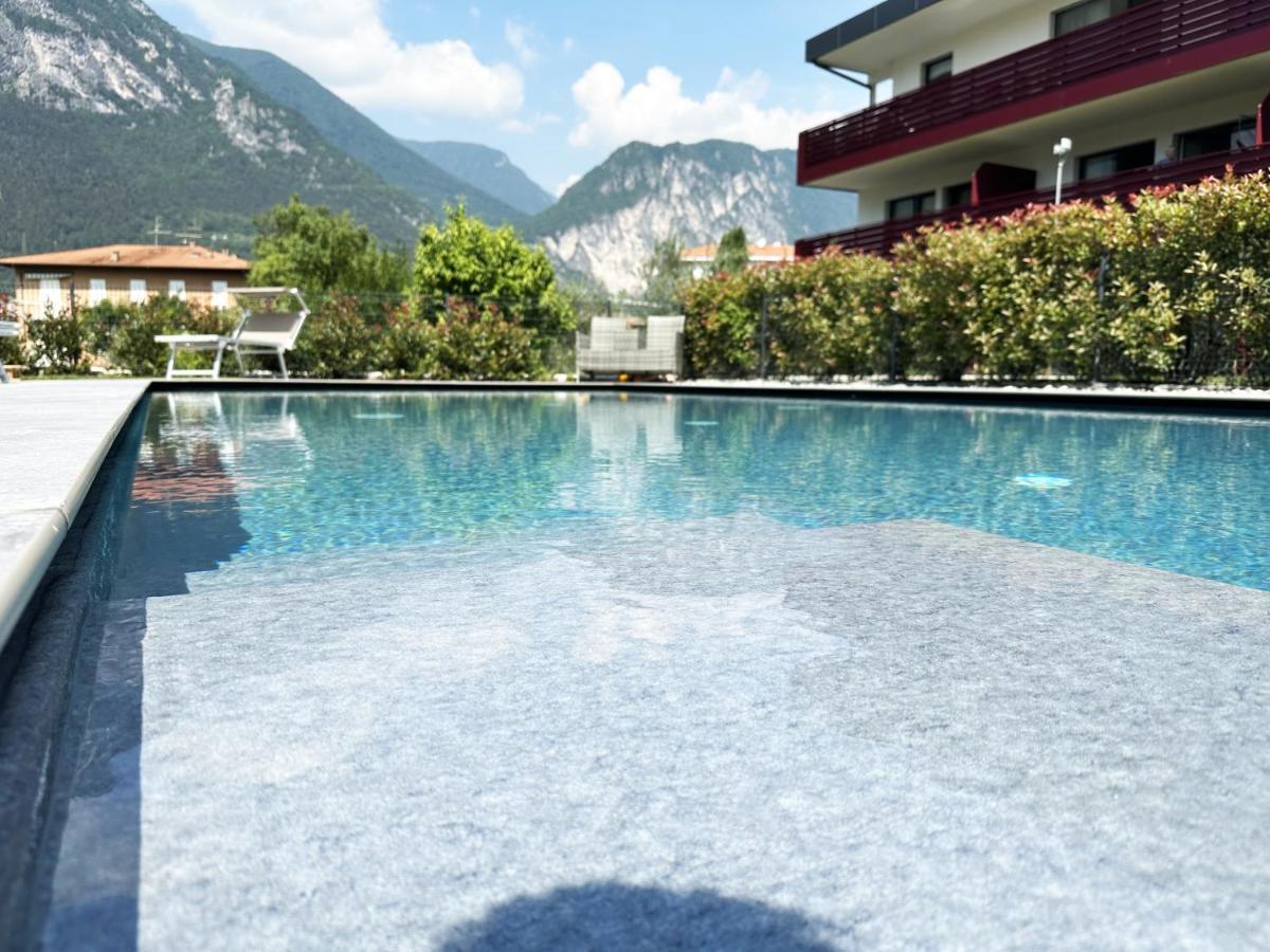 Residence Zangirolami - Luxury Garden And Balcony Apartments Riva del Garda Esterno foto