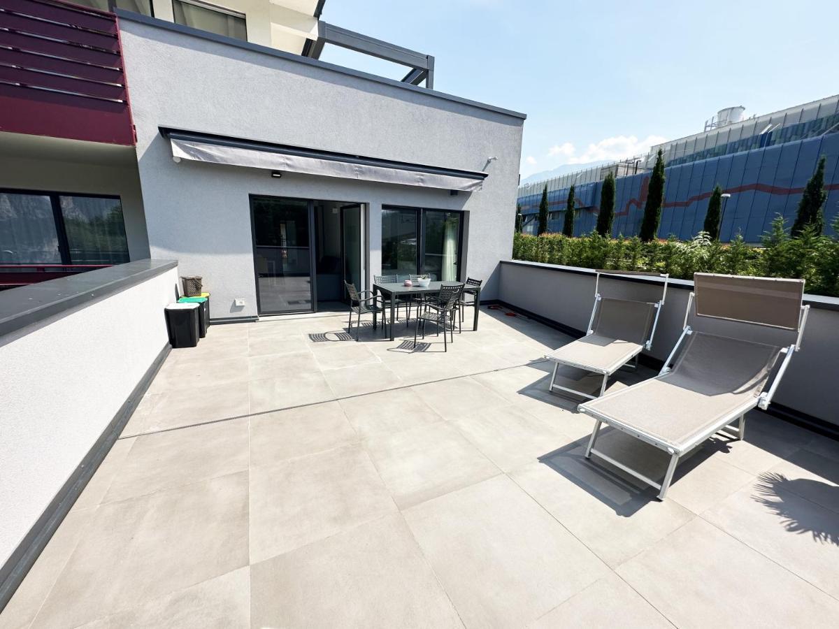 Residence Zangirolami - Luxury Garden And Balcony Apartments Riva del Garda Esterno foto
