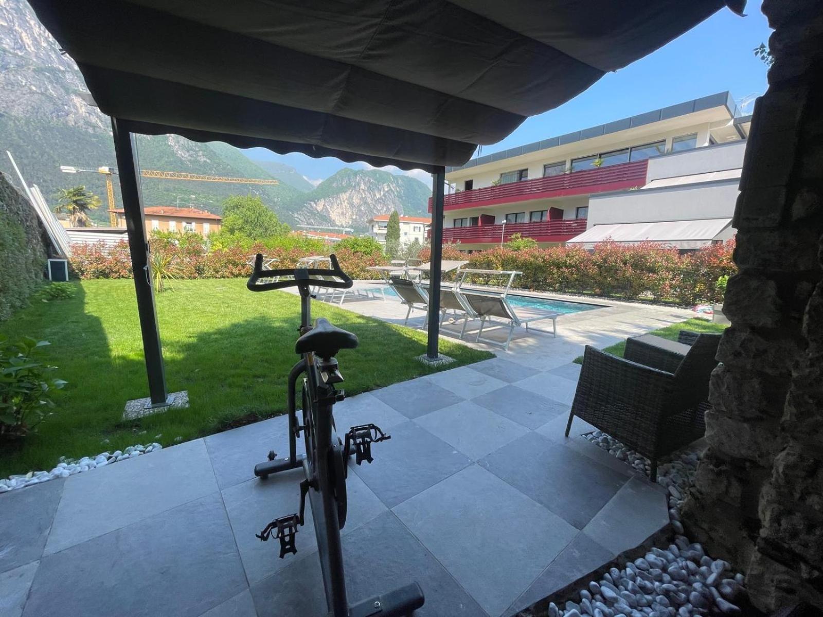 Residence Zangirolami - Luxury Garden And Balcony Apartments Riva del Garda Esterno foto